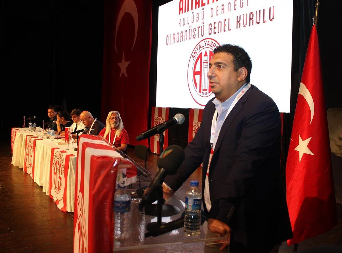 Antalyaspor Kulübü Derneği’nde Ali Şafak Öztürk dönemi resmen başladı