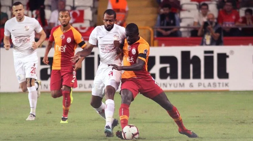 Antalyaspor fırsat tepti! Liderlik kaçtı…