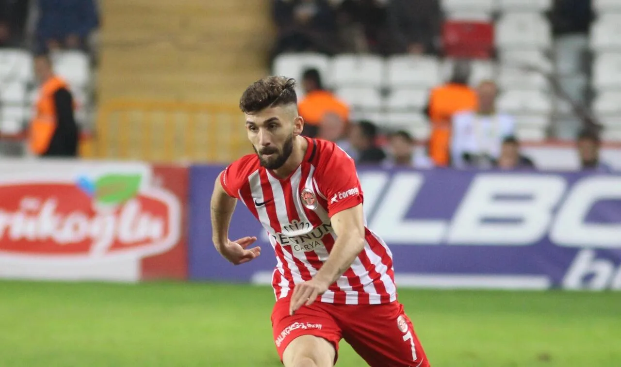 Doğukan Sinik resmen Antalyaspor’da