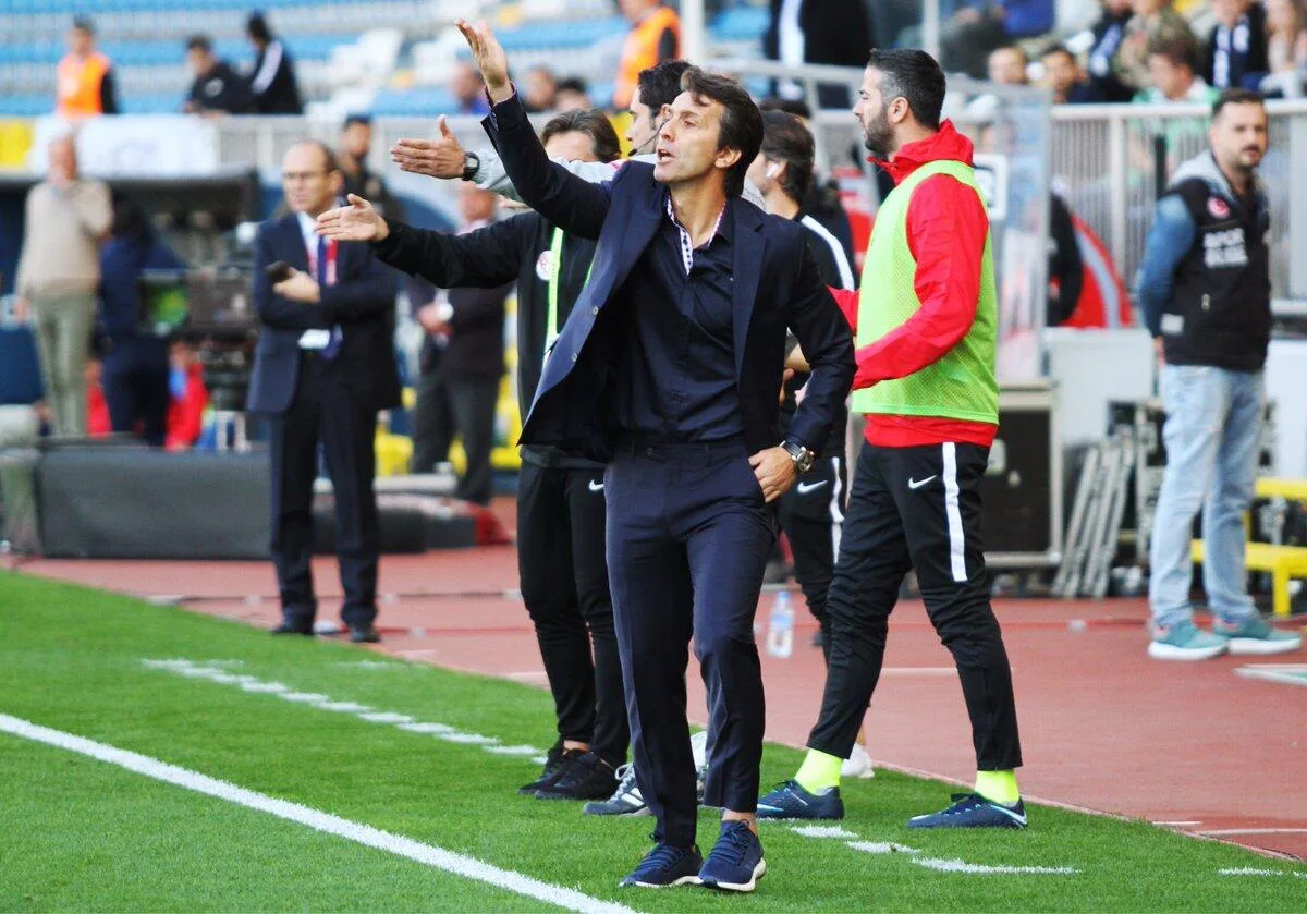 Bülent Korkmaz’dan derbi sorusuna sert karşılık: Ben kendi takımımla ilgileniyorum!
