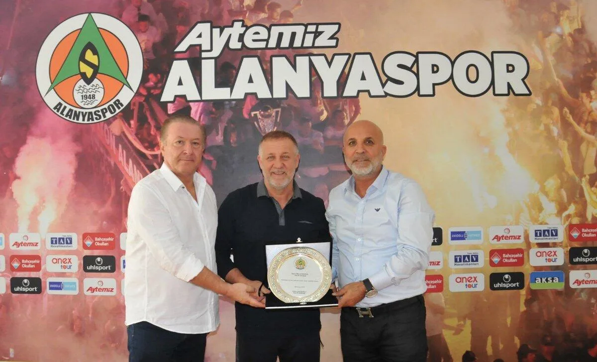 Alanyaspor’da Mesut Bakkal dönemi sona erdi