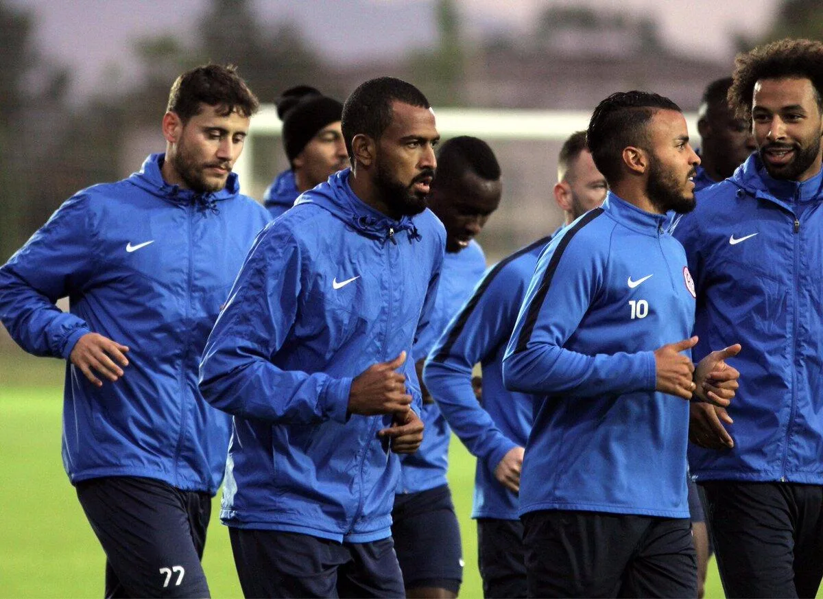 8 futbolcu sınırda