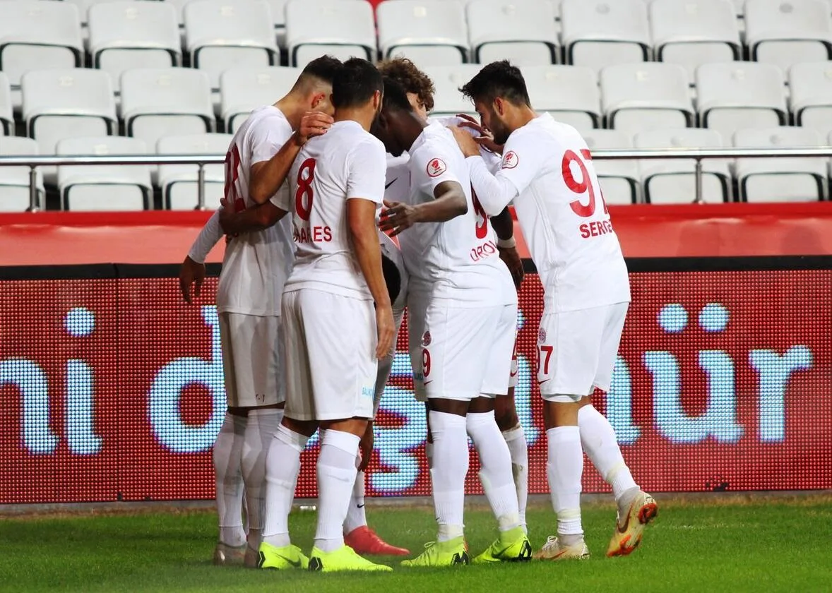 Antalyaspor 3 – 3 Göztepe