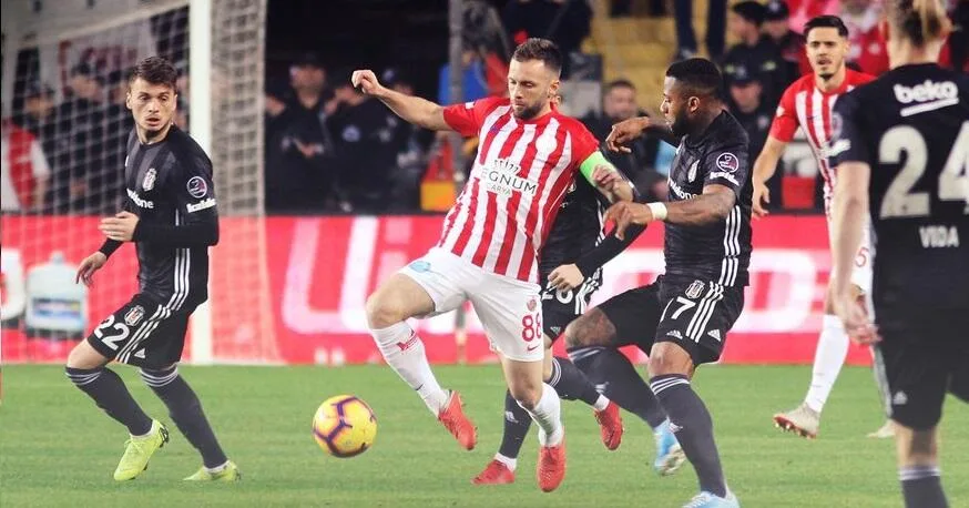 Antalyaspor 2 – 6 Beşiktaş