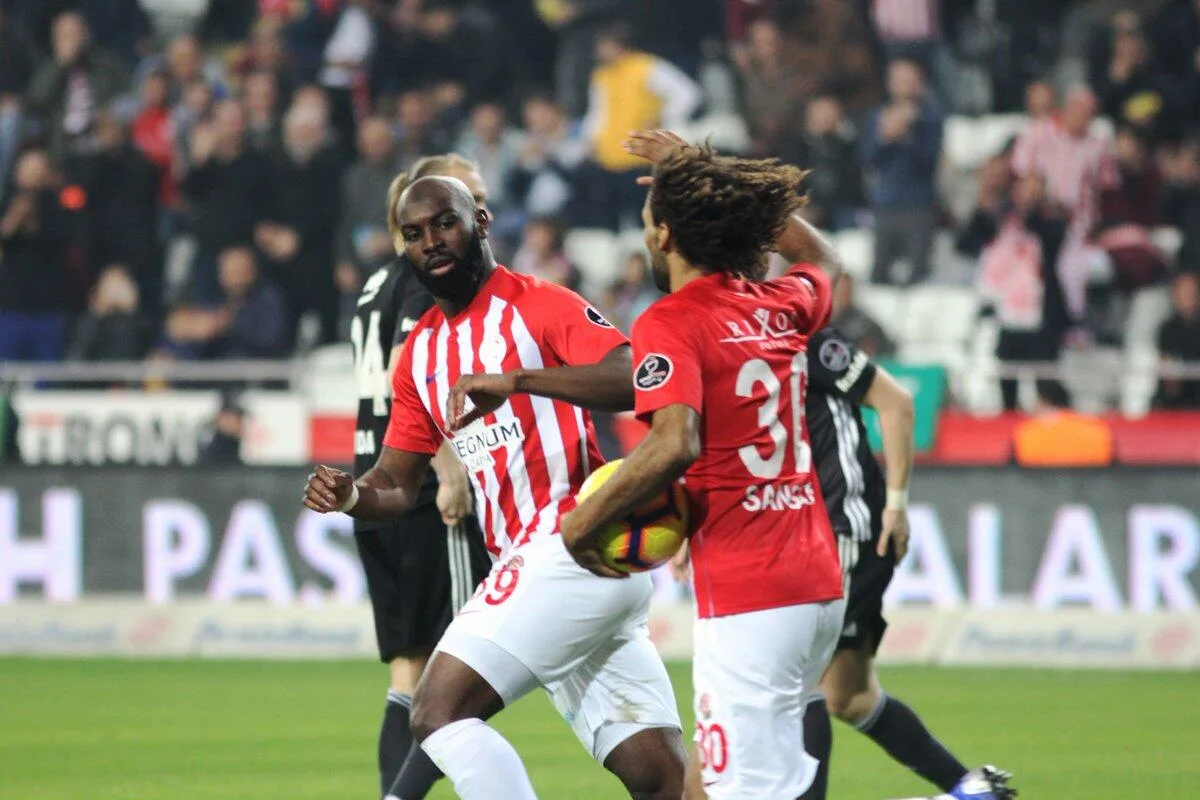Doukara, Rize maçında forma giyemeyecek