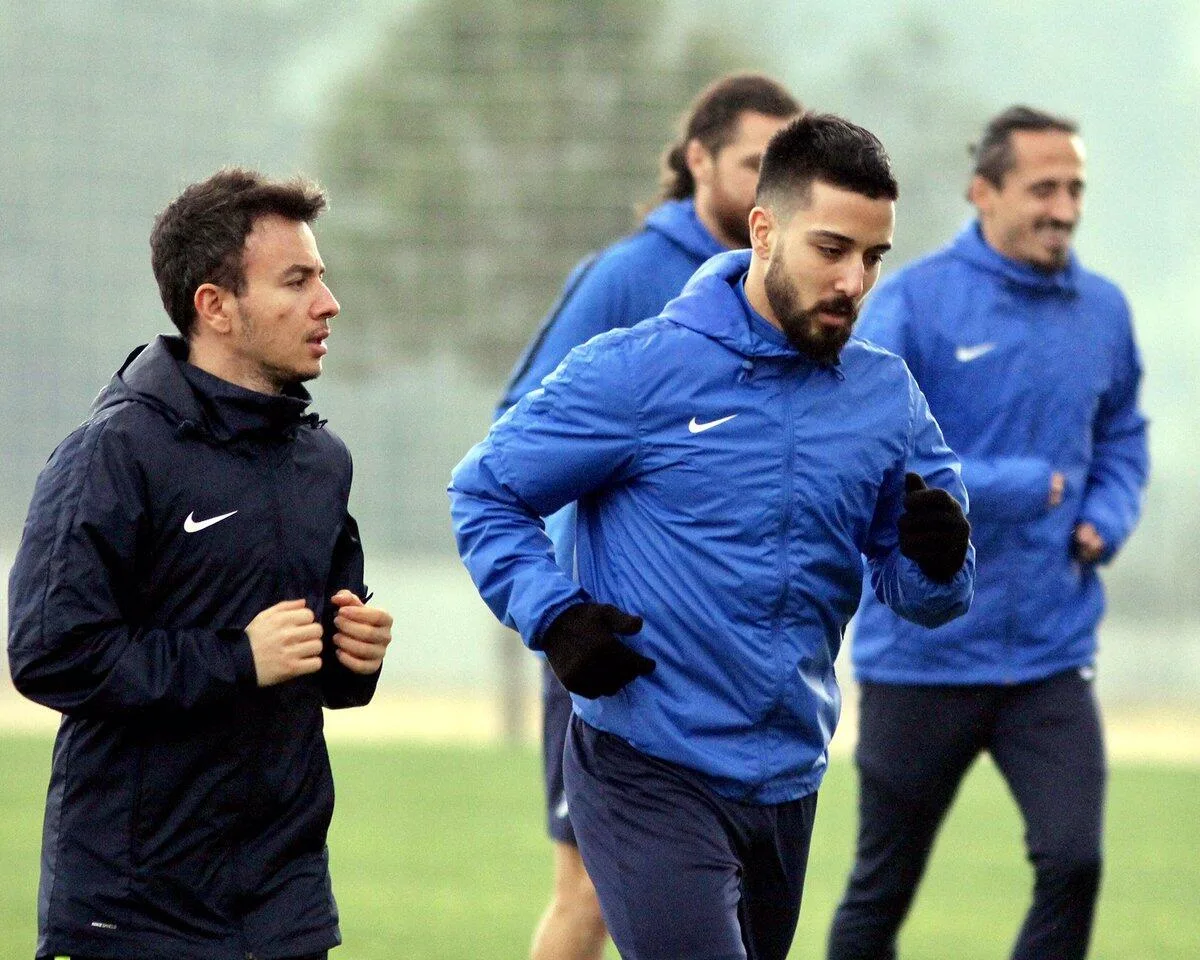 Antalyaspor’da yeni transferler ilk çalışmasını yaptı
