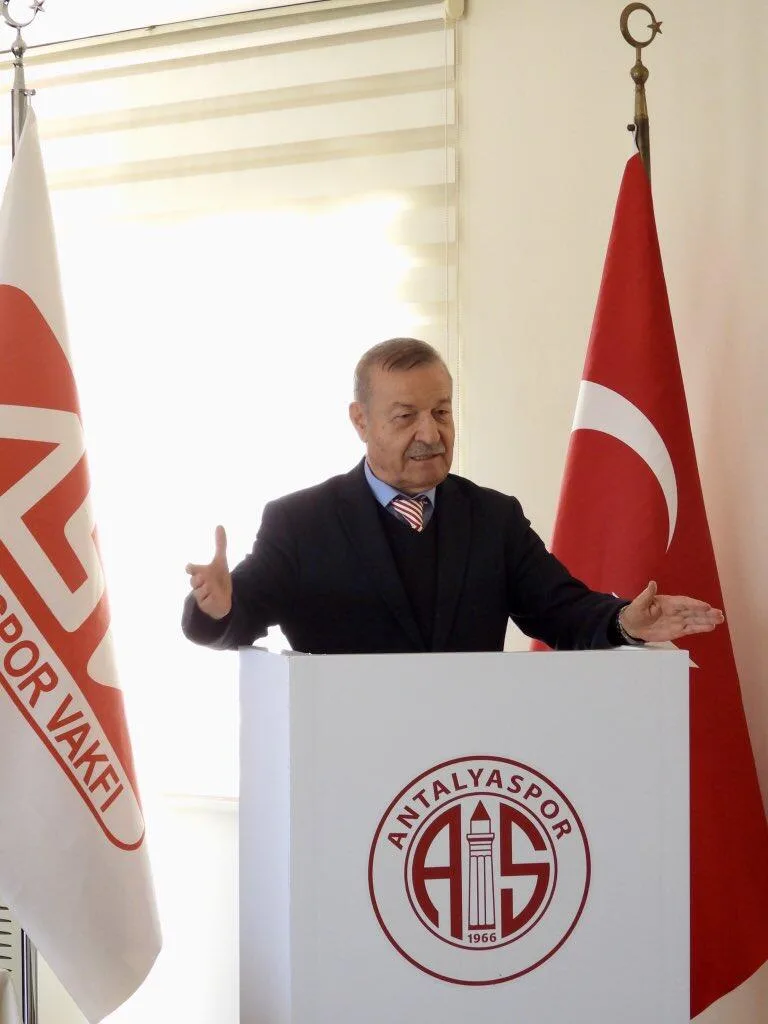 “Antalyaspor’da kuvvetler ayrılığı olmamalı”