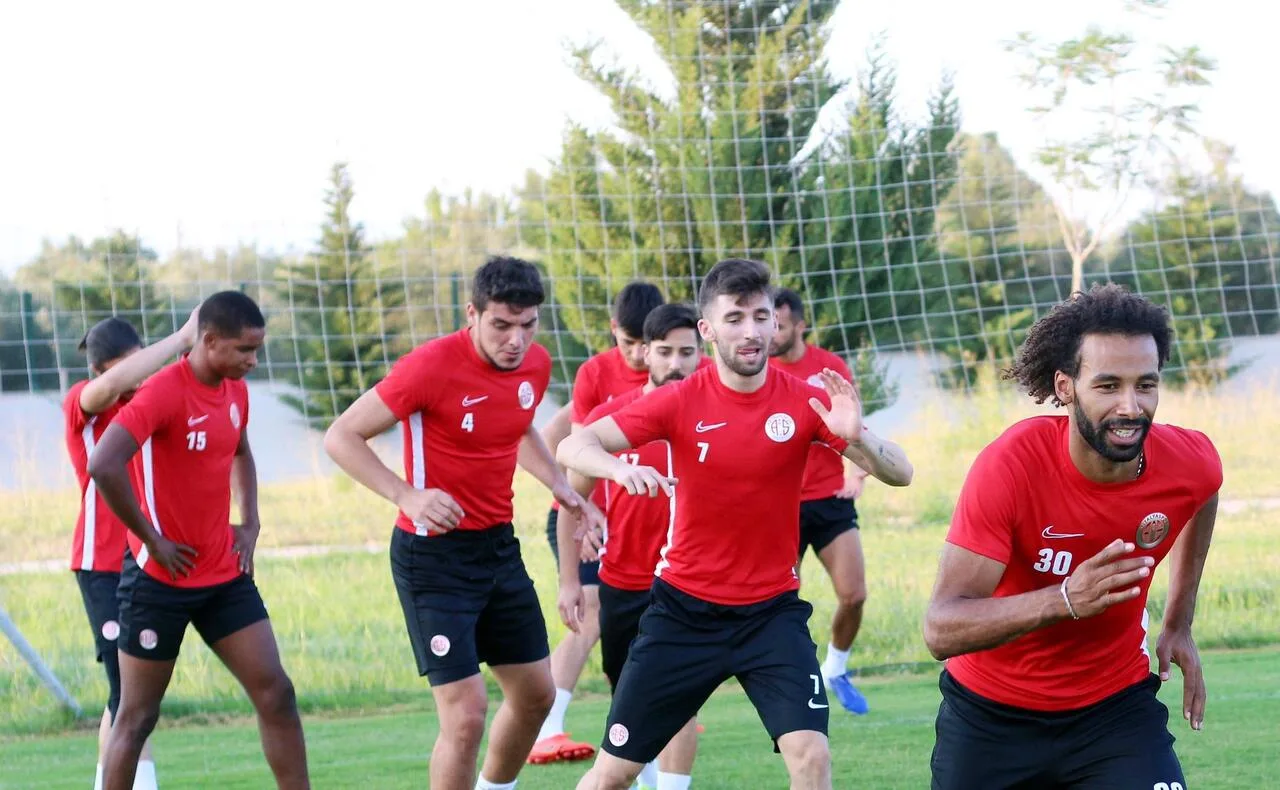 Antalyaspor’un Denizlispor maçı kadrosu belli oldu