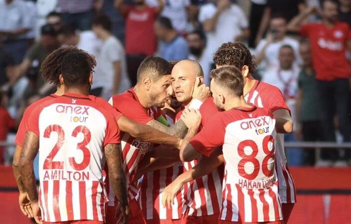 Antalyaspor 3 – 0 Yeni Malatyaspor