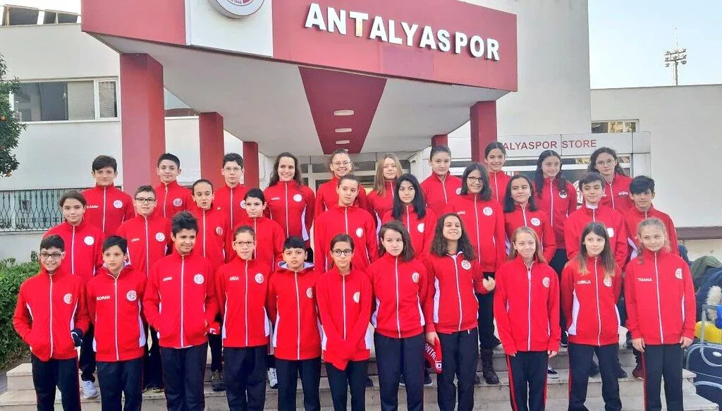 Antalyaspor Yüzme Takımı’ndan önemli başarı