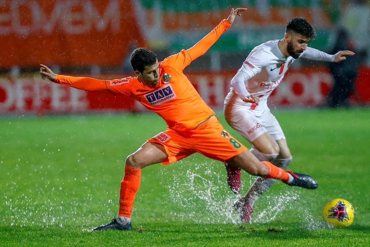 Doğukan Sinik: Alanya sevdiğimiz bir ilçemiz