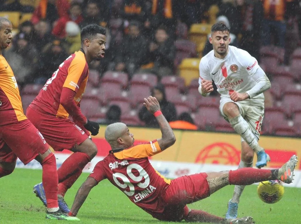 Antalyaspor’da büyük operasyon