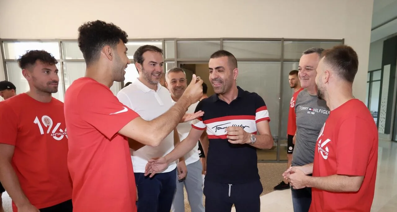 Emrah Çelik: Futbolcuların 3 maaş alacağı var