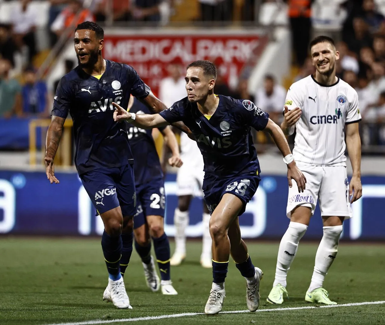 Antalyaspor bir kez daha Emre Mor’un peşinde
