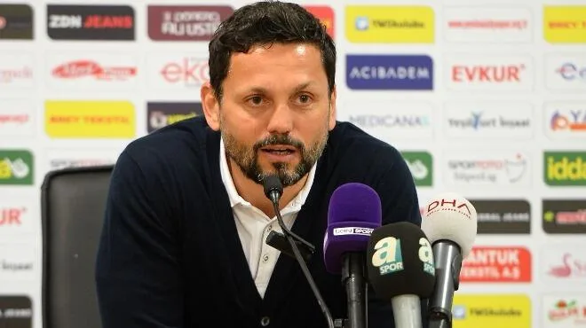 Erol Bulut imzayı atıyor