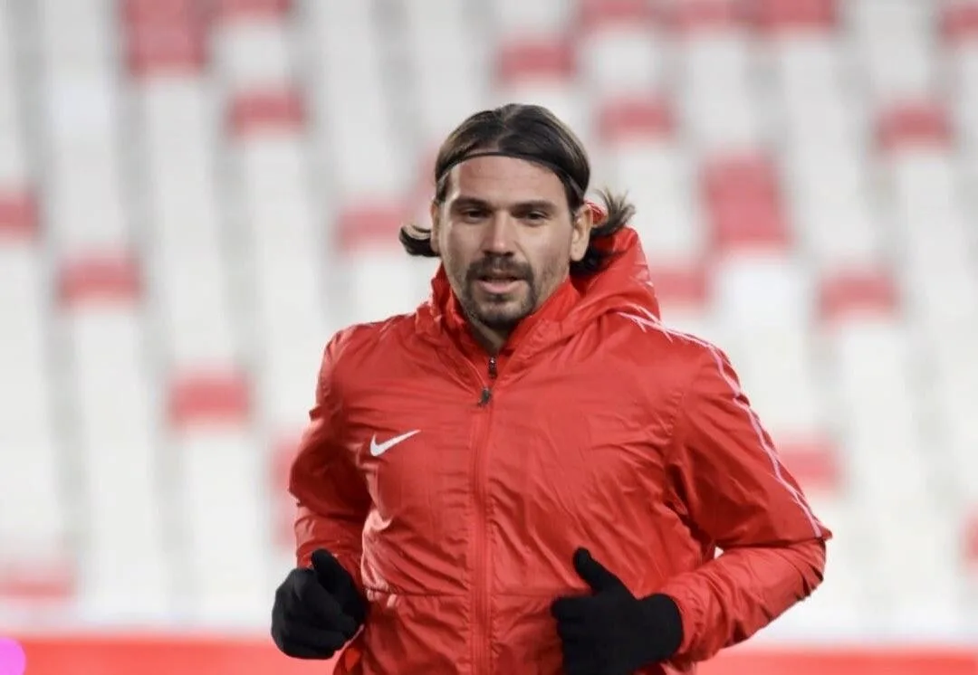 Celustka’nın yerine Ersan Gülüm