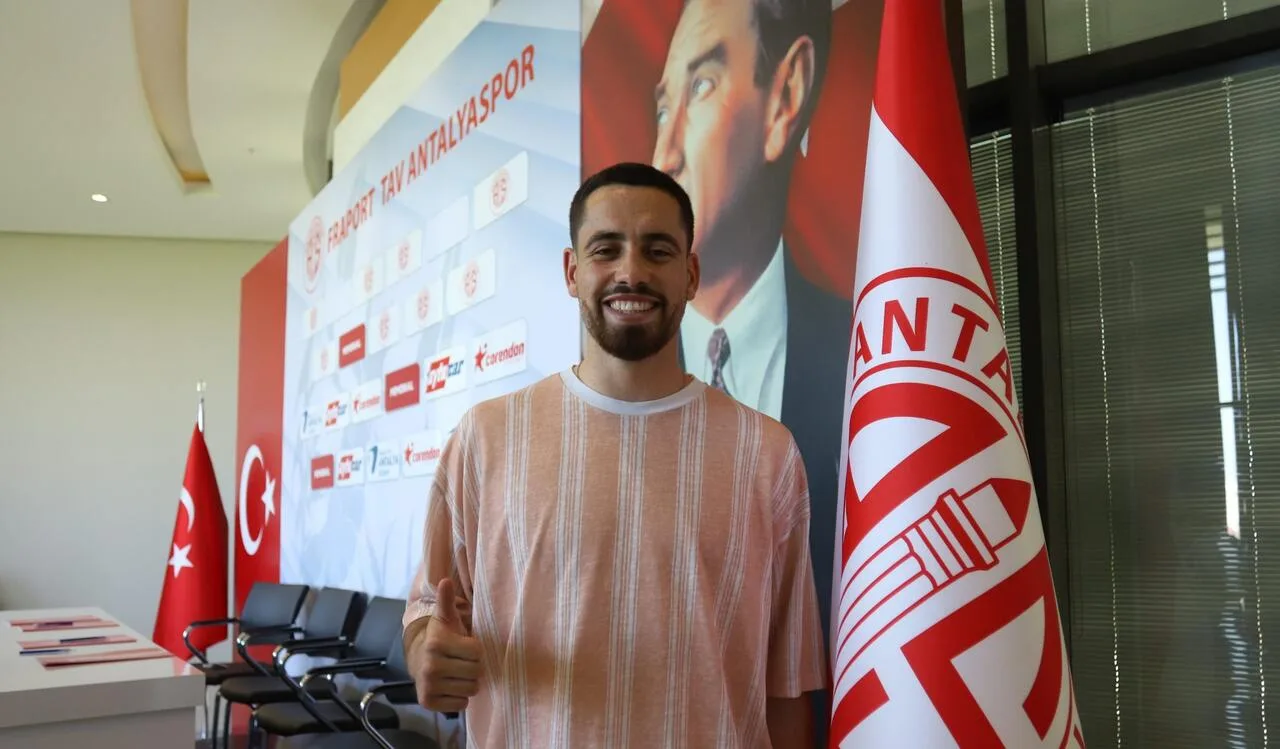 Antalyaspor’da gidecekler belli oluyor
