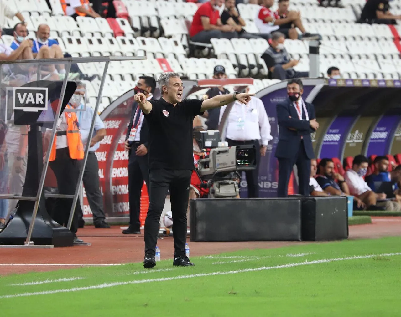Ersun Yanal ile yollar ayrıldı