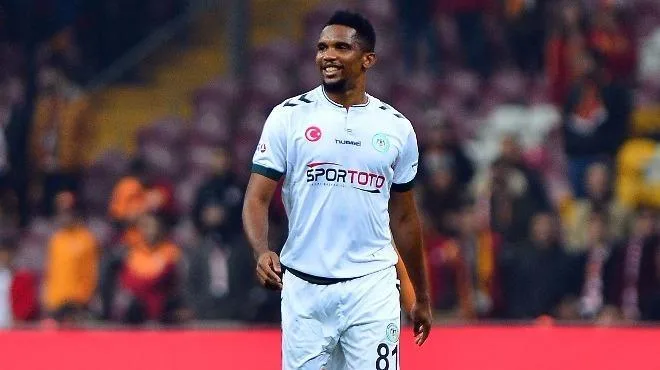 Samuel Eto’o 90 dakikayı tamamlayamıyor!