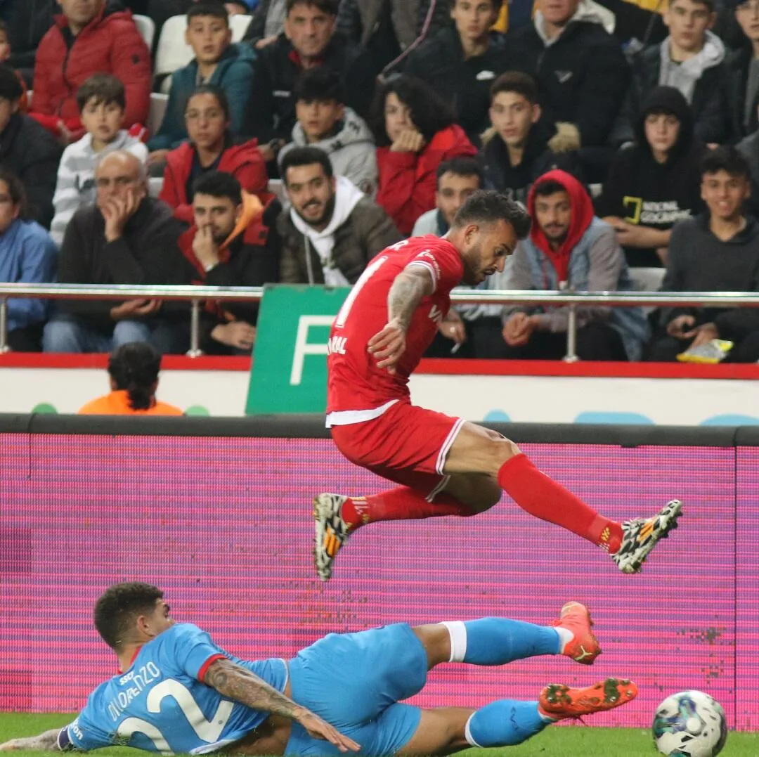 Antalyaspor 2 – 3 Napoli (Maç sonu)