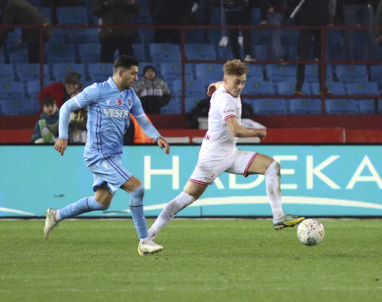 Antalyaspor düşme hattıyla puanları eşitledi