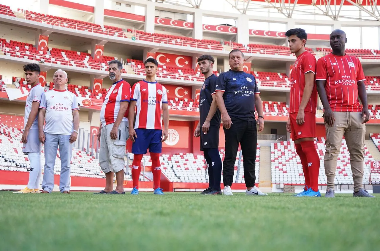 İşte Antalyaspor’da yeni sezon formaları