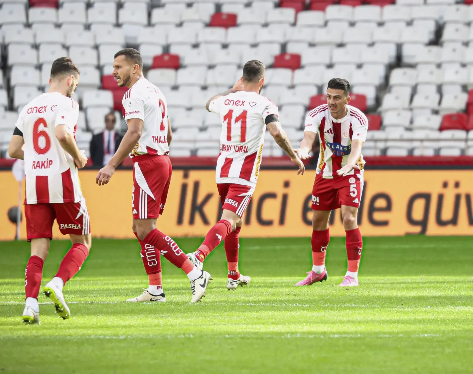 Antalyaspor 1 sene sonra üst üste 2 kez kazandı