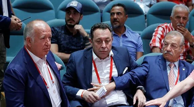 Seremonide çocuklardan para isteyen kişi belli oldu : “Nafız Tanır”