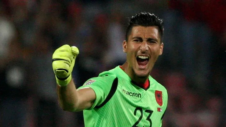 Antalyaspor genç file bekçisini takip ediyor
