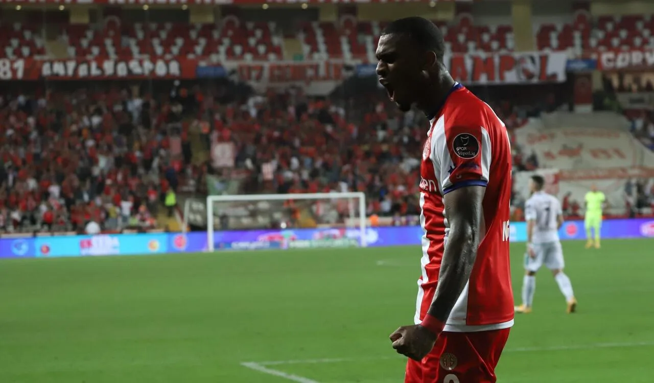 Antalyaspor Haji Wright’ın transferinde opsiyon bedelinin üzerine çıktı!
