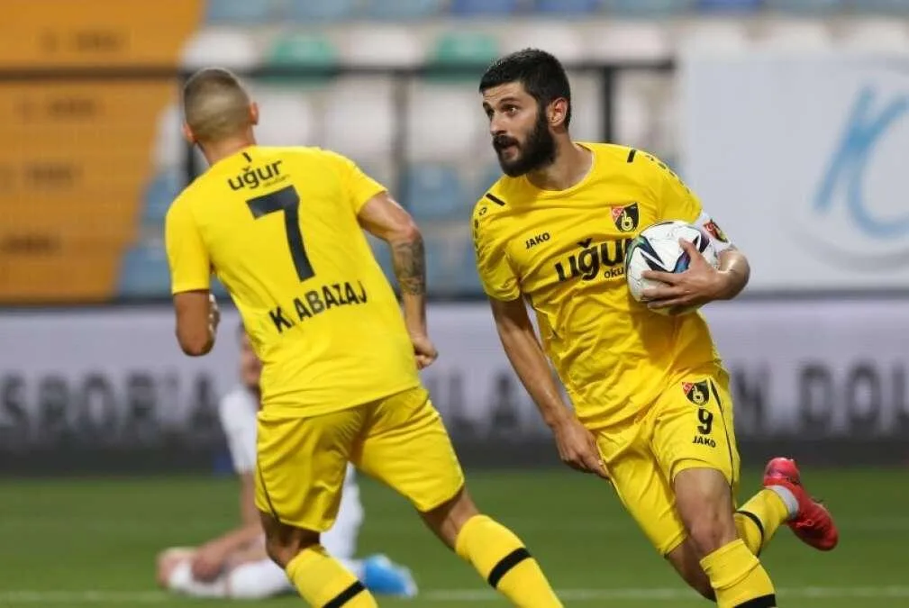 Antalyaspor o golcüyü takibe aldı