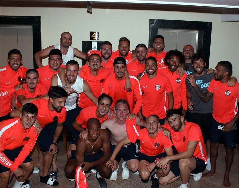 Antalyaspor’un 28 kişilik kadrosu belli oldu