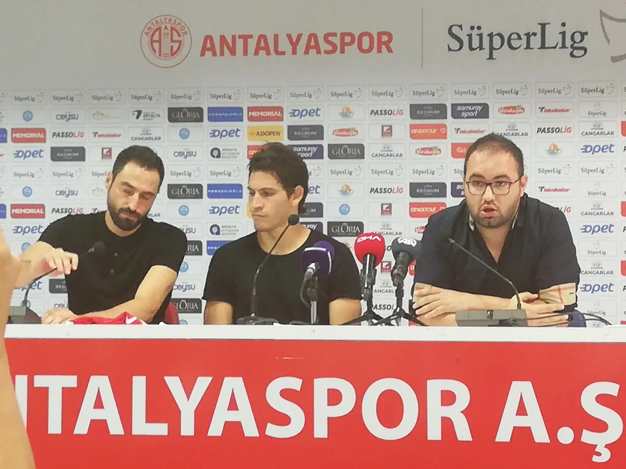 Gustavo Blanco Leschuk resmi sözleşmeye imza attı