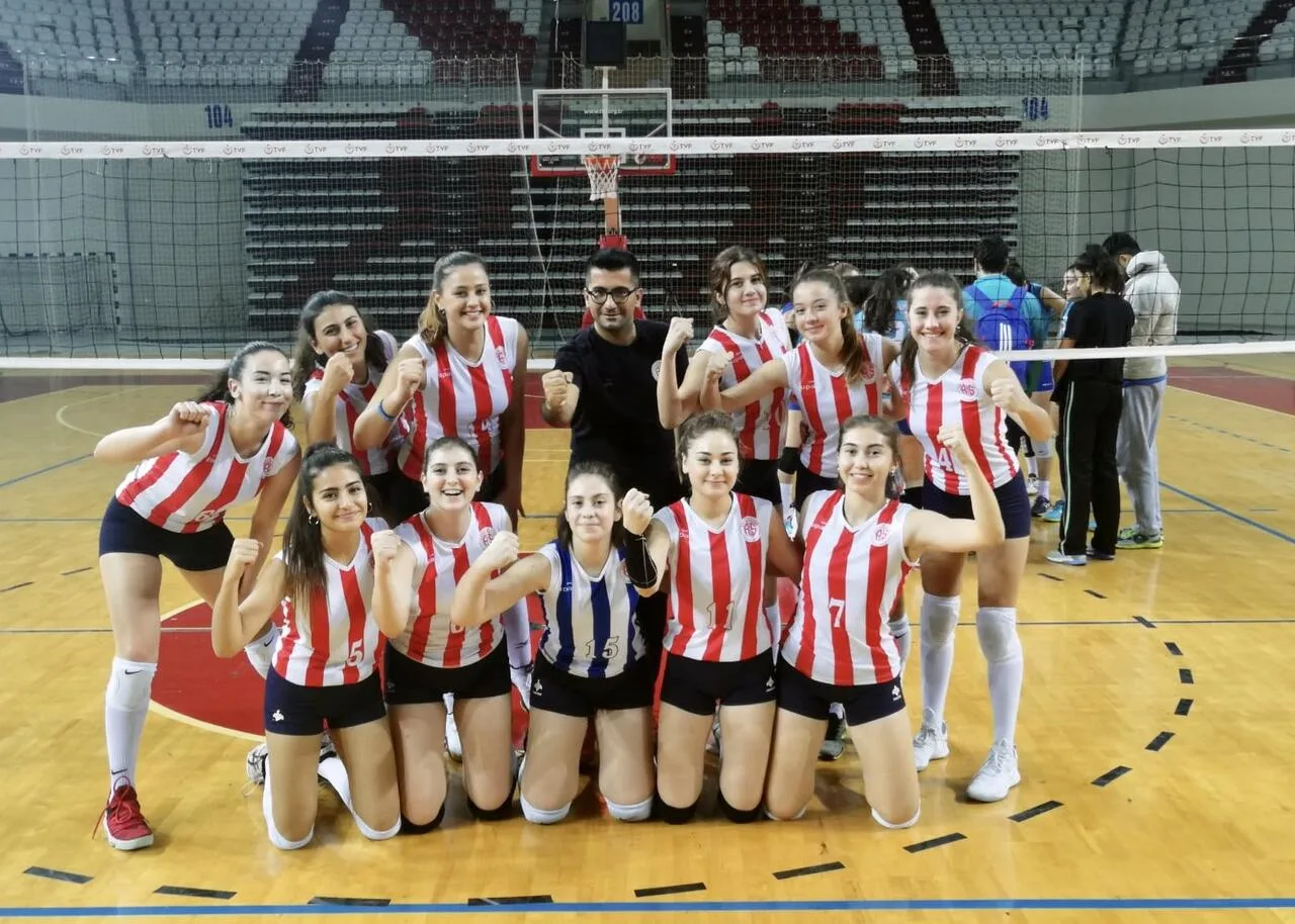 Filenin Akrepleri yarı finalde