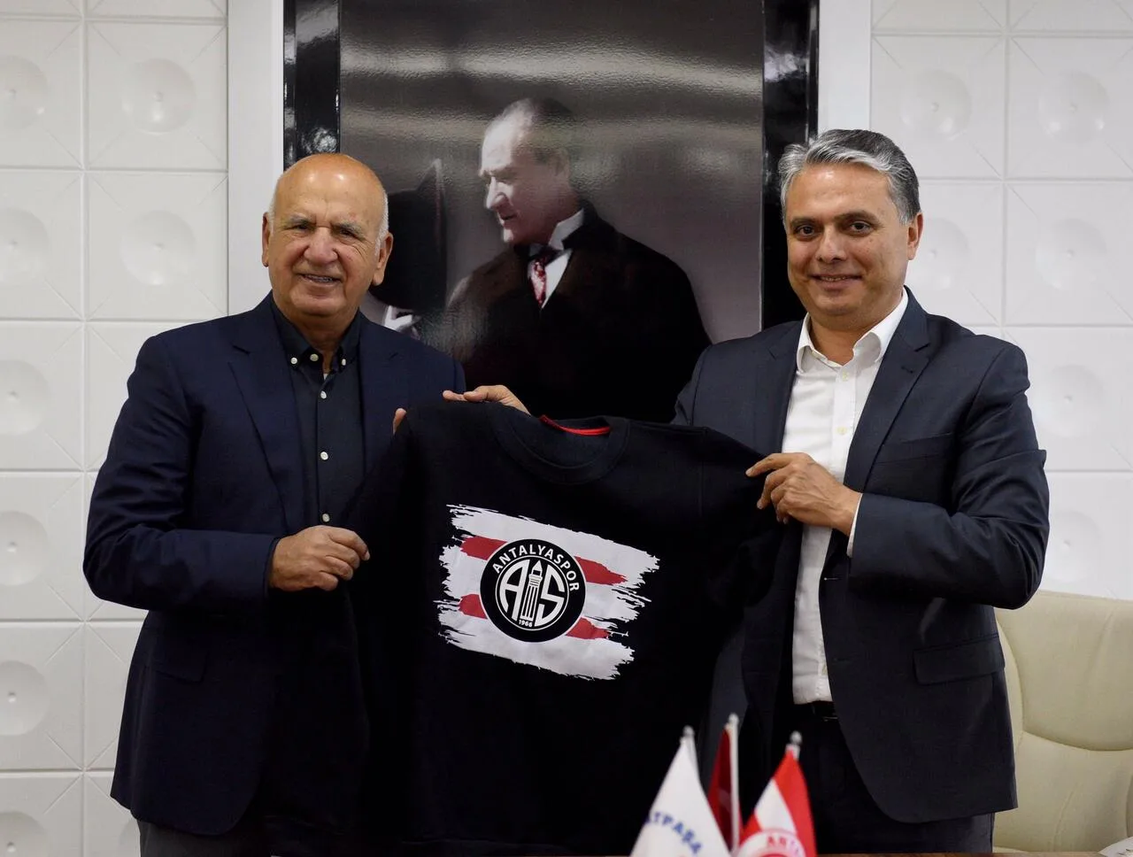 Muratpaşa’dan Antalyaspor’a önemli destek