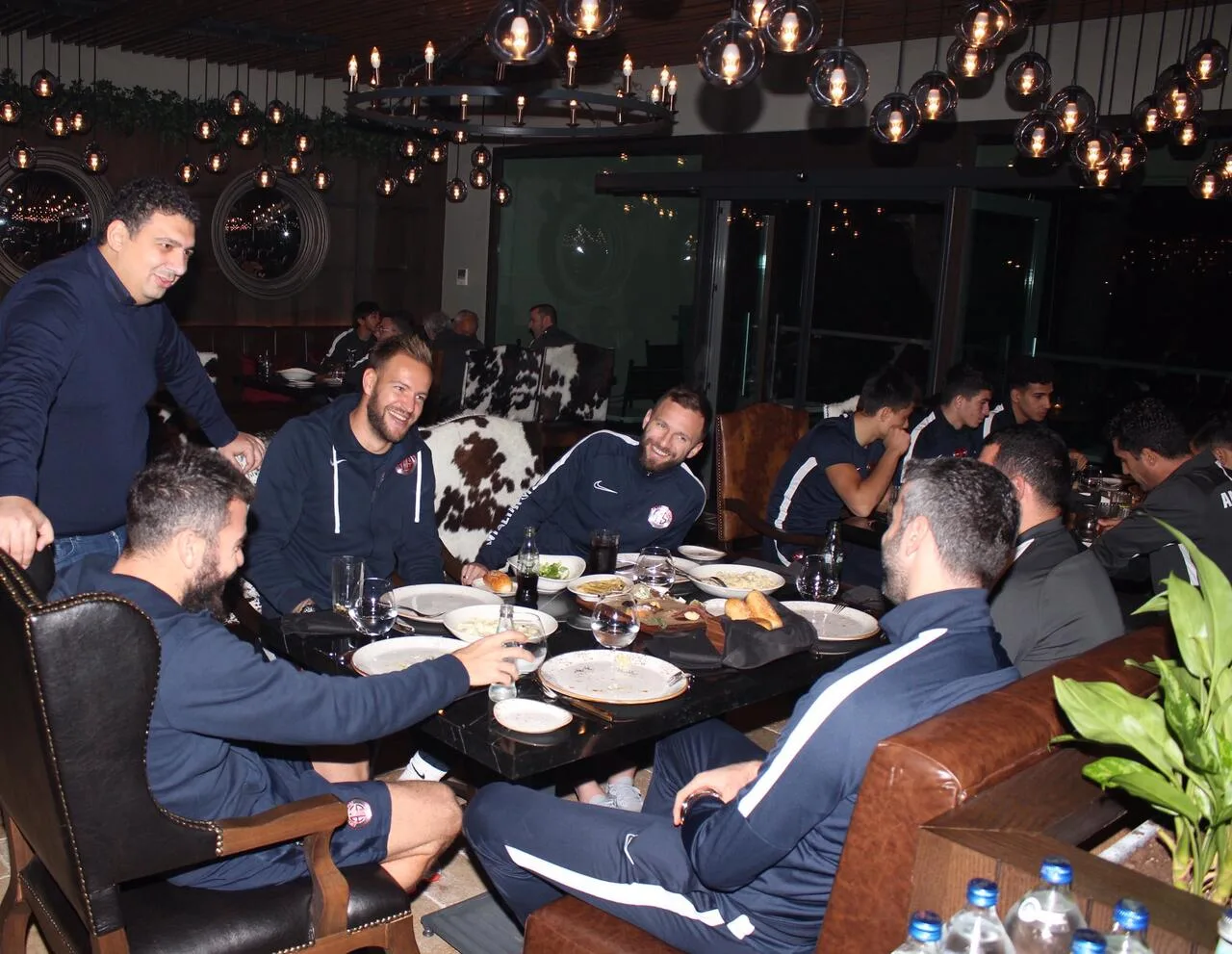 Başkan Öztürk takımla bir araya geldi
