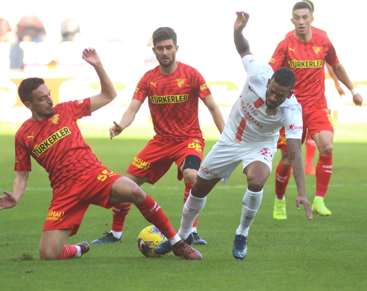 Antalyaspor 0 – 3 Göztepe