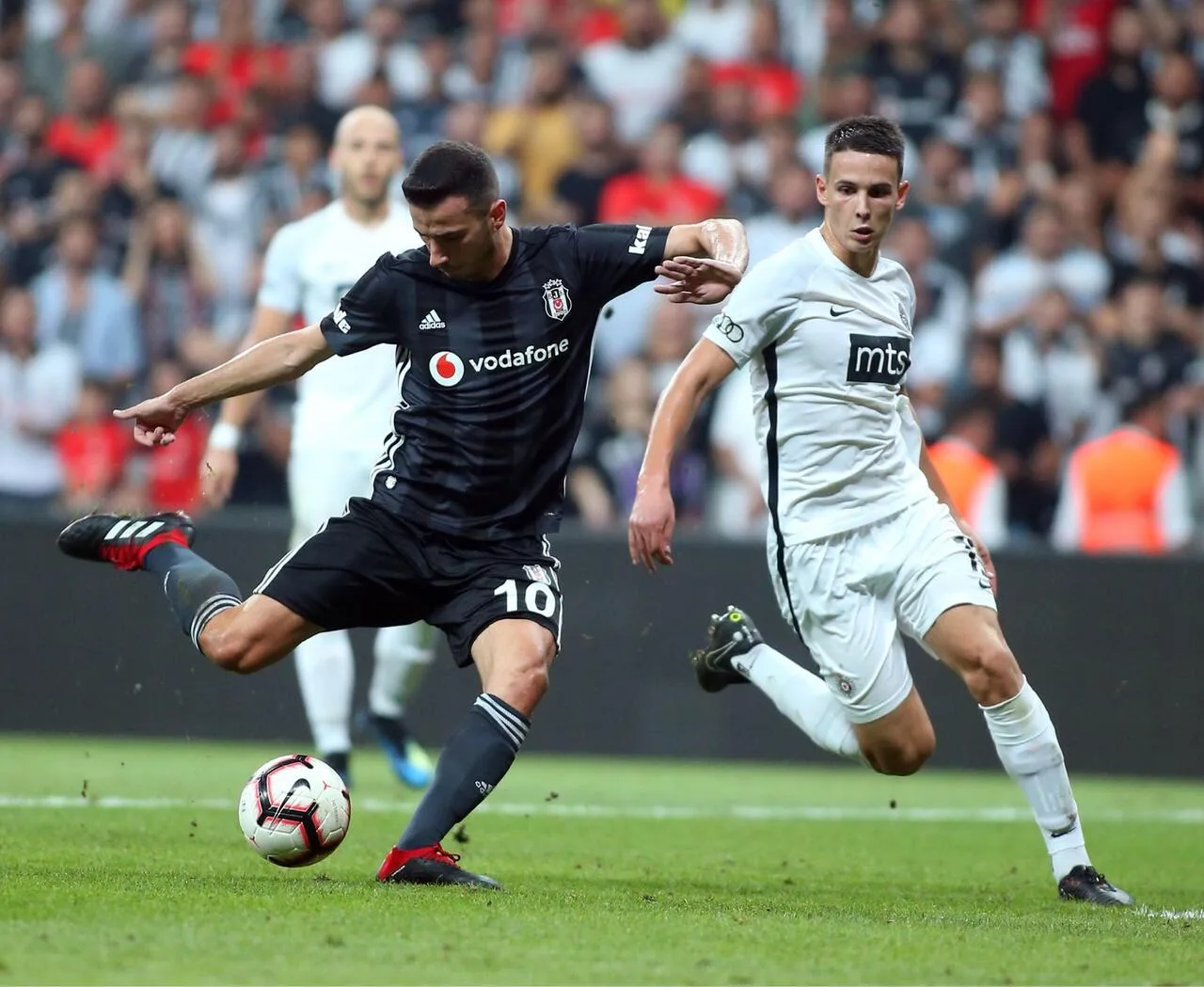 Antalyaspor’dan Oğuzhan Özyakup hamlesi