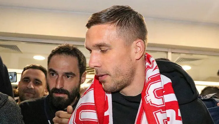 Podolski’ye Köln’den teklif