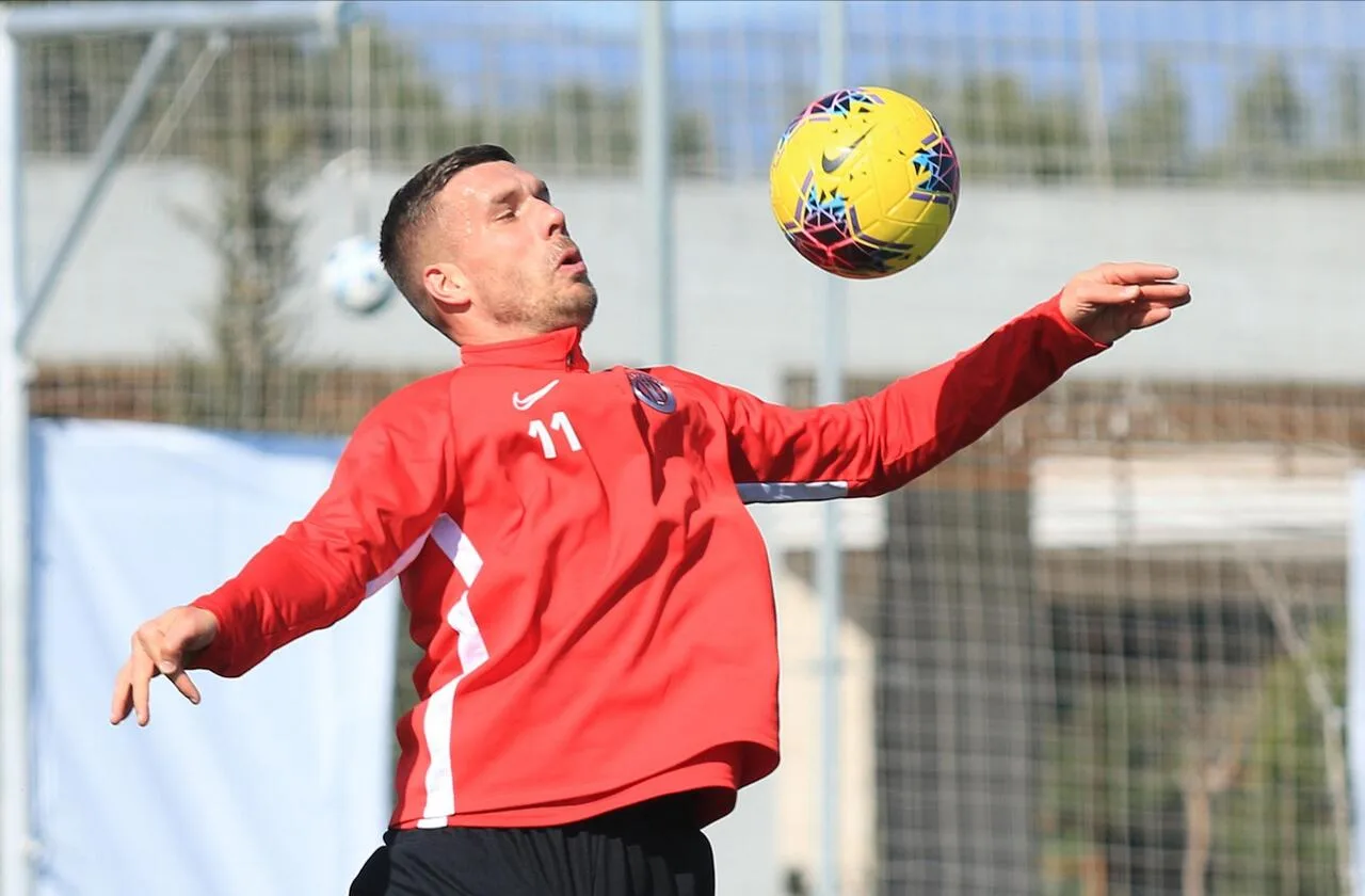 Takım izinde Podolski çalışmada