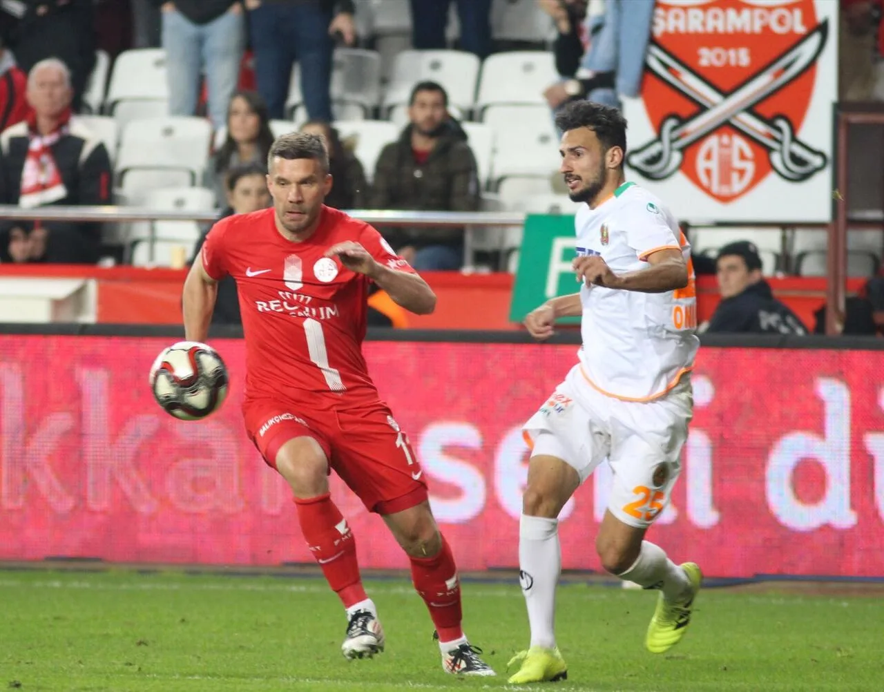 “Hakem maçın sonucuna etki etti”