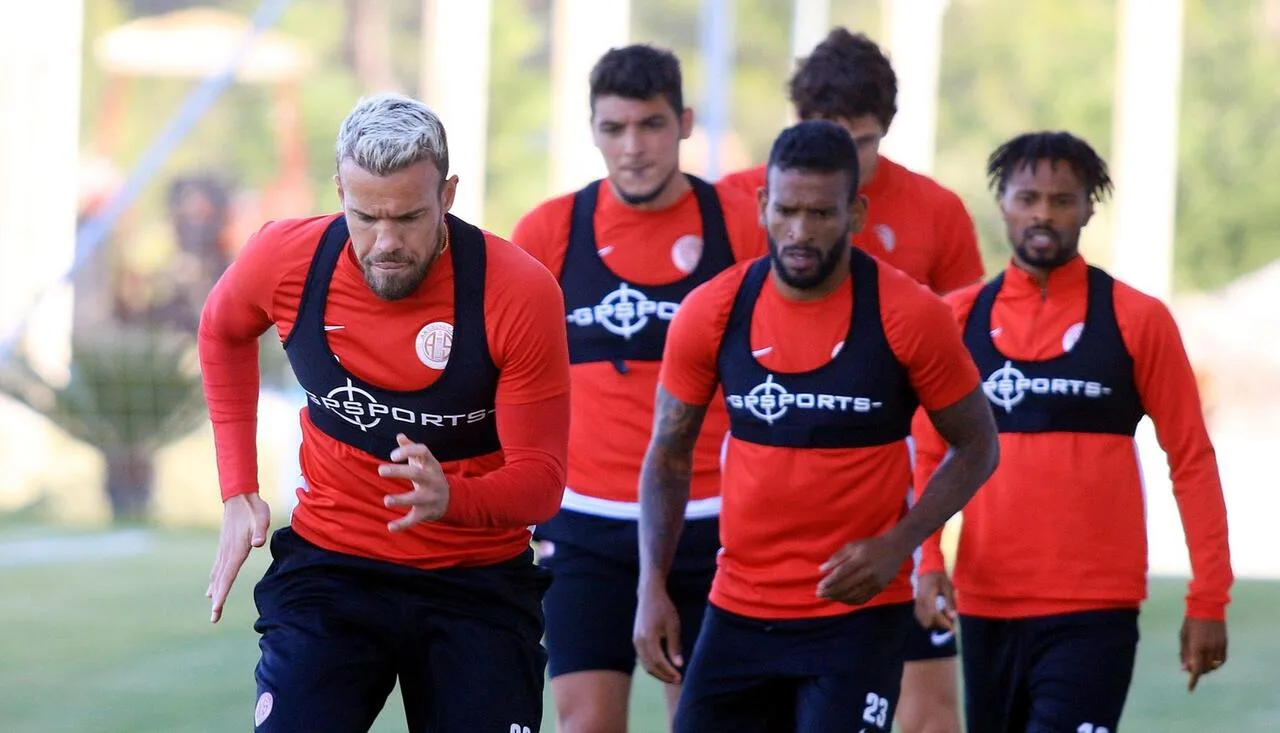 Antalyaspor’da çift antrenman