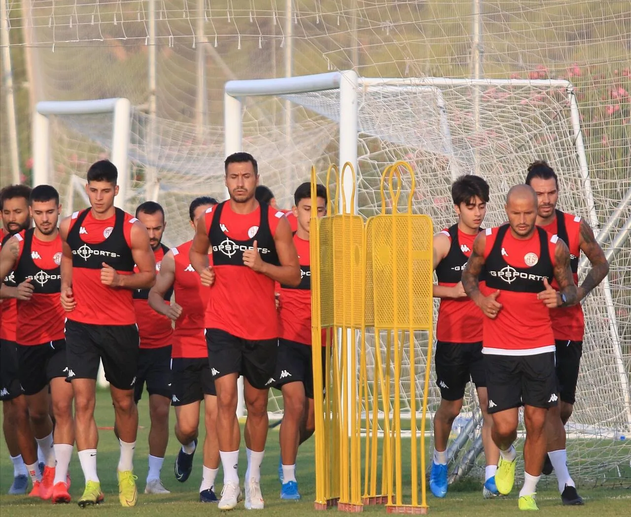 Antalyaspor kampa tam kadro gidecek