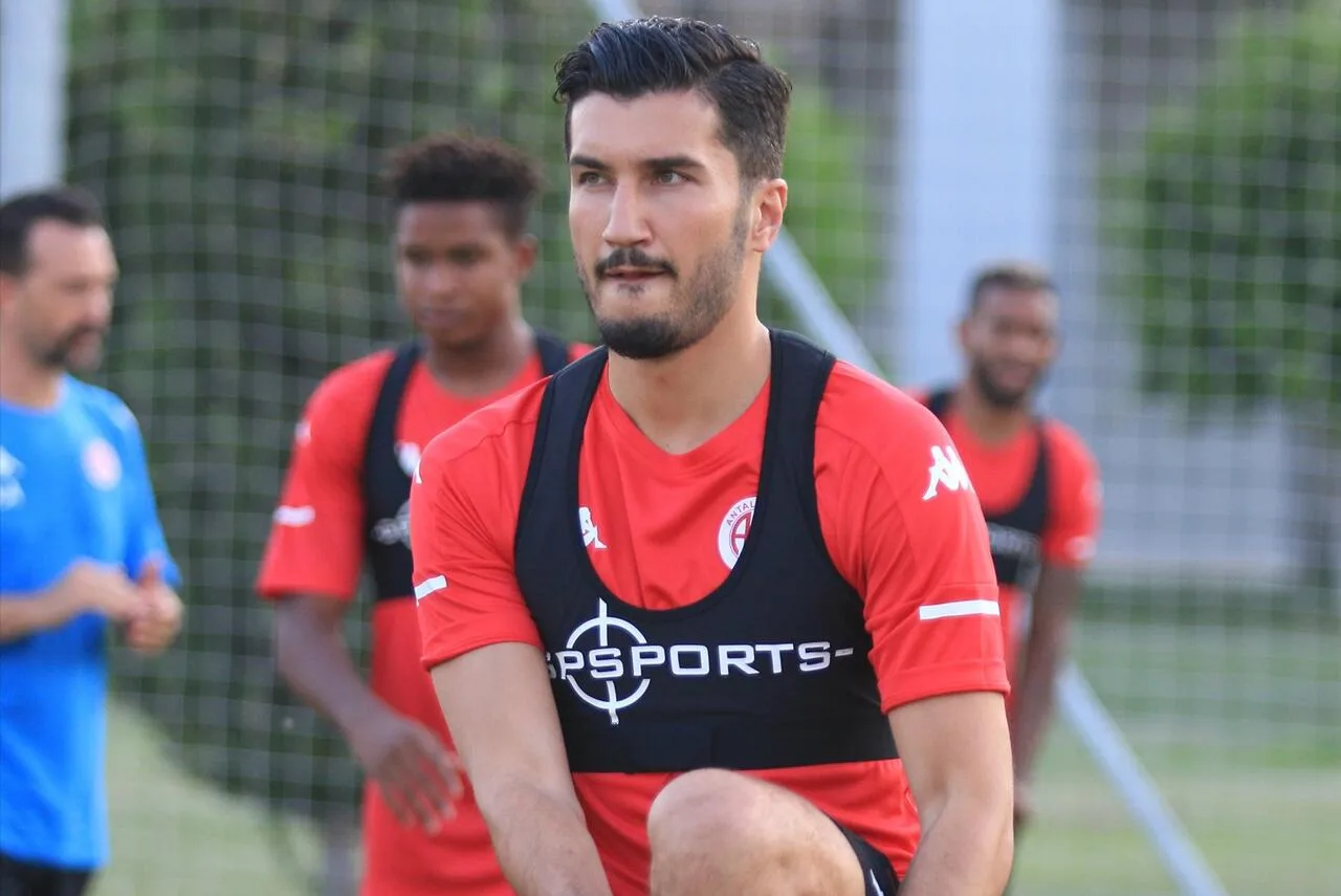 Nuri Şahin ilk antrenmanına çıktı