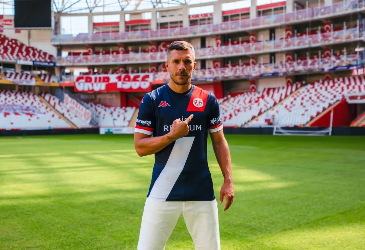 Podolski: Bu değerli forma için…