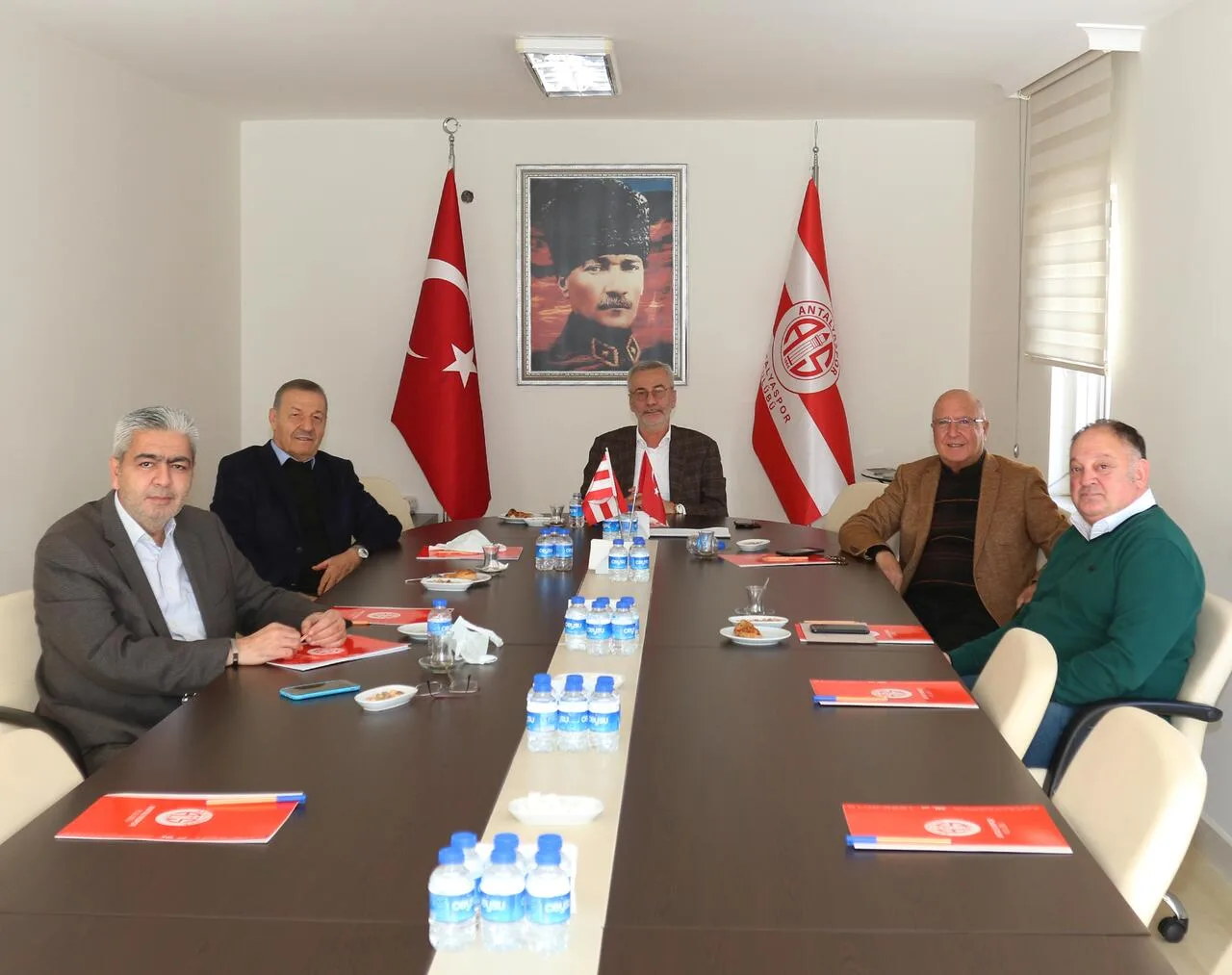 Divan İcra Kurulu bilgi aldı ! Harekete geçecekler !