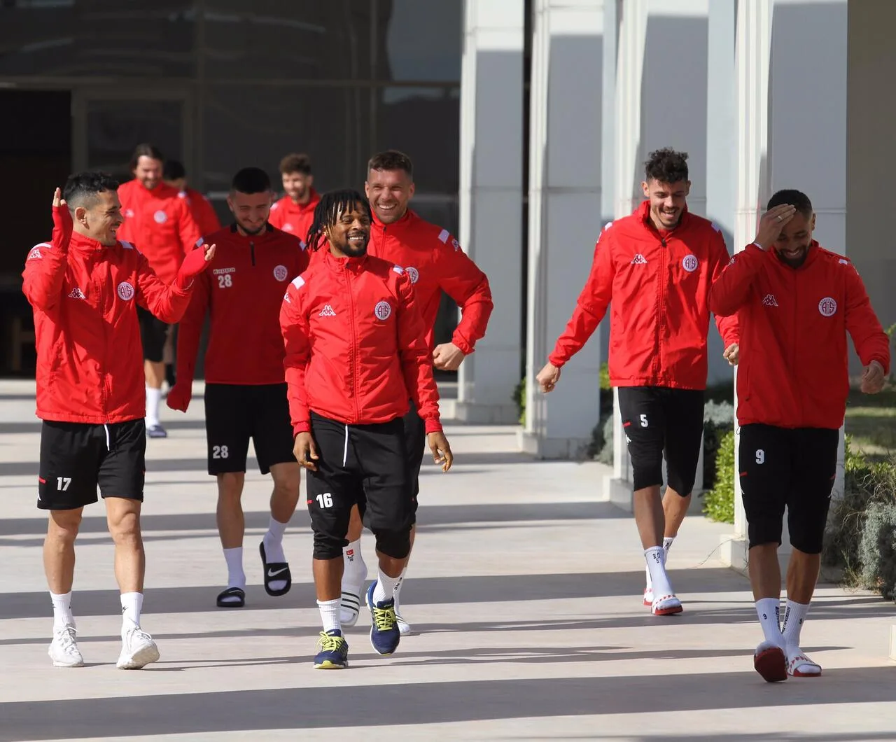 Antalyaspor 2 eksikle gitti