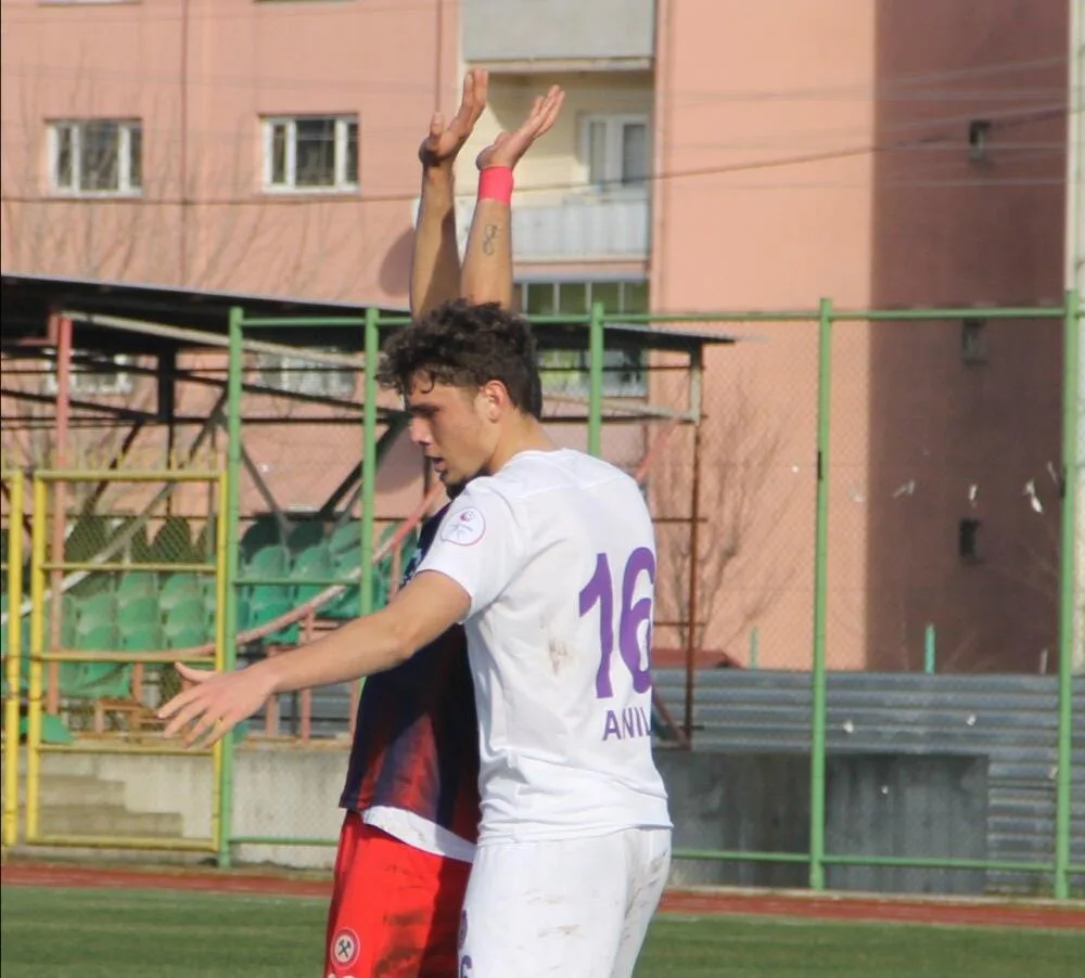Antalyaspor’dan ilk takviye savunmaya