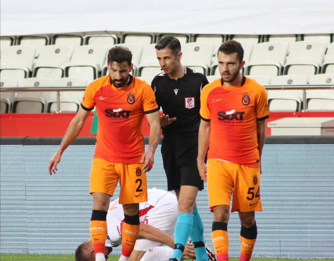 Antalyaspor için Şener Özbayraklı iddiası
