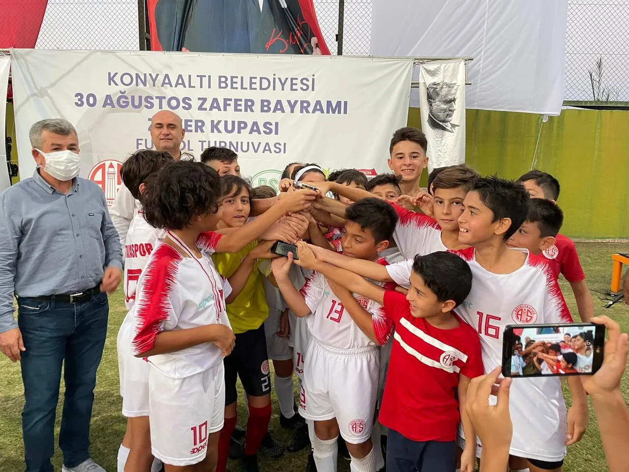 Zafer Bayramı turnuvasında iki şampiyonluk